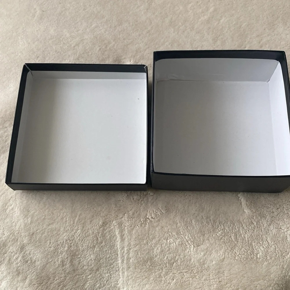 Gucci small box 5*5.2” and dust bag 6.5x7” - Picture 4 of 6